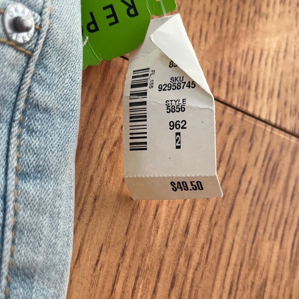 Aeropostale High Rise Curvy Midi 3” Light Blue Distressed Women Shorts Stretchy - Picture 3 of 5